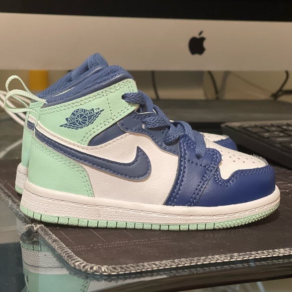 Nike Air Jordan 1 - Picture 5 of 5